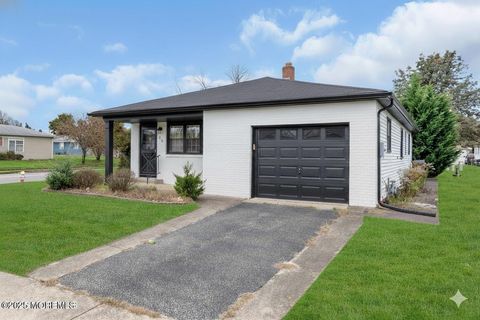 208 Bonaire Drive Toms River NJ 08757