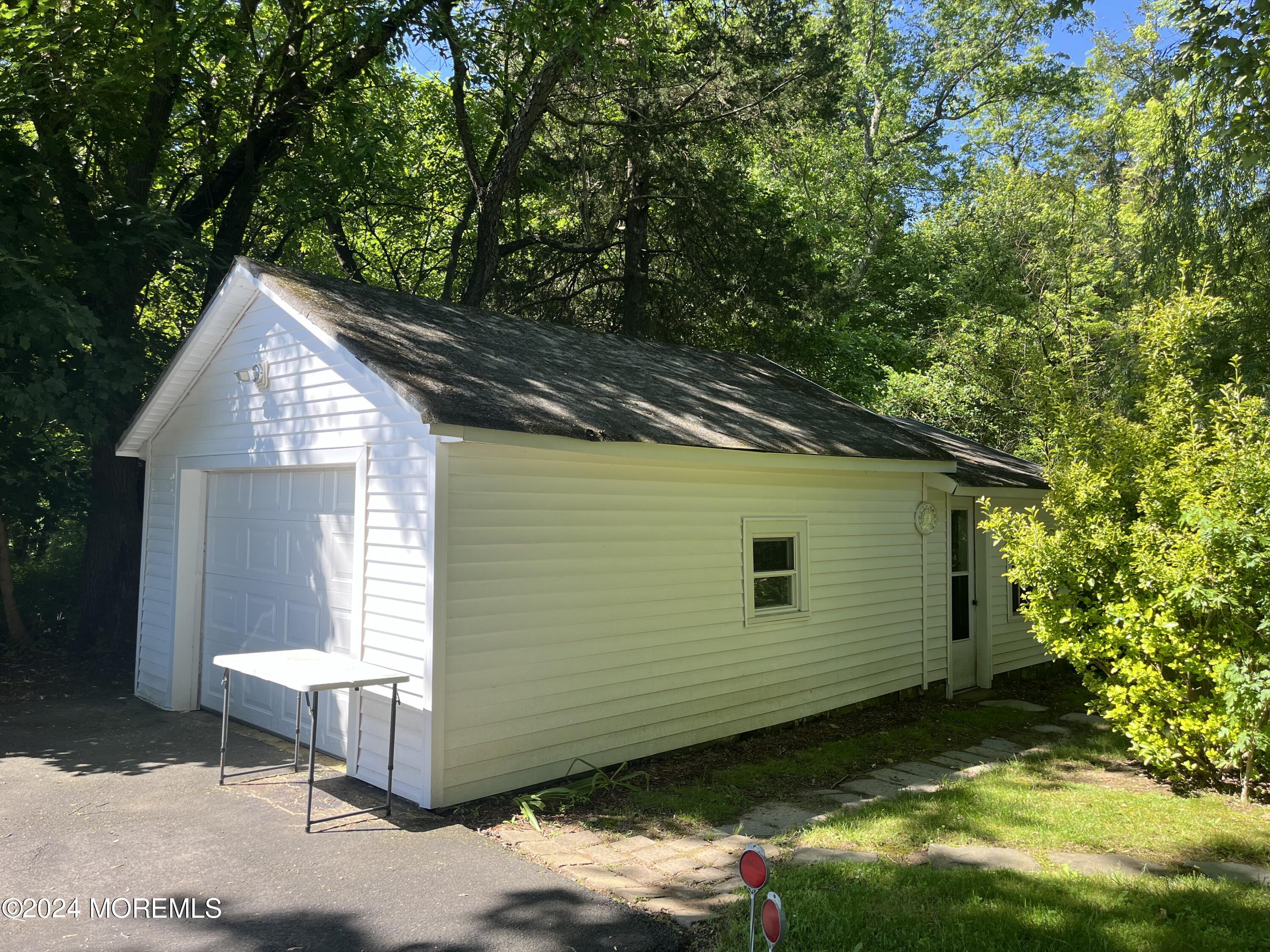 23 Robbins Road, Millstone, New Jersey image 7