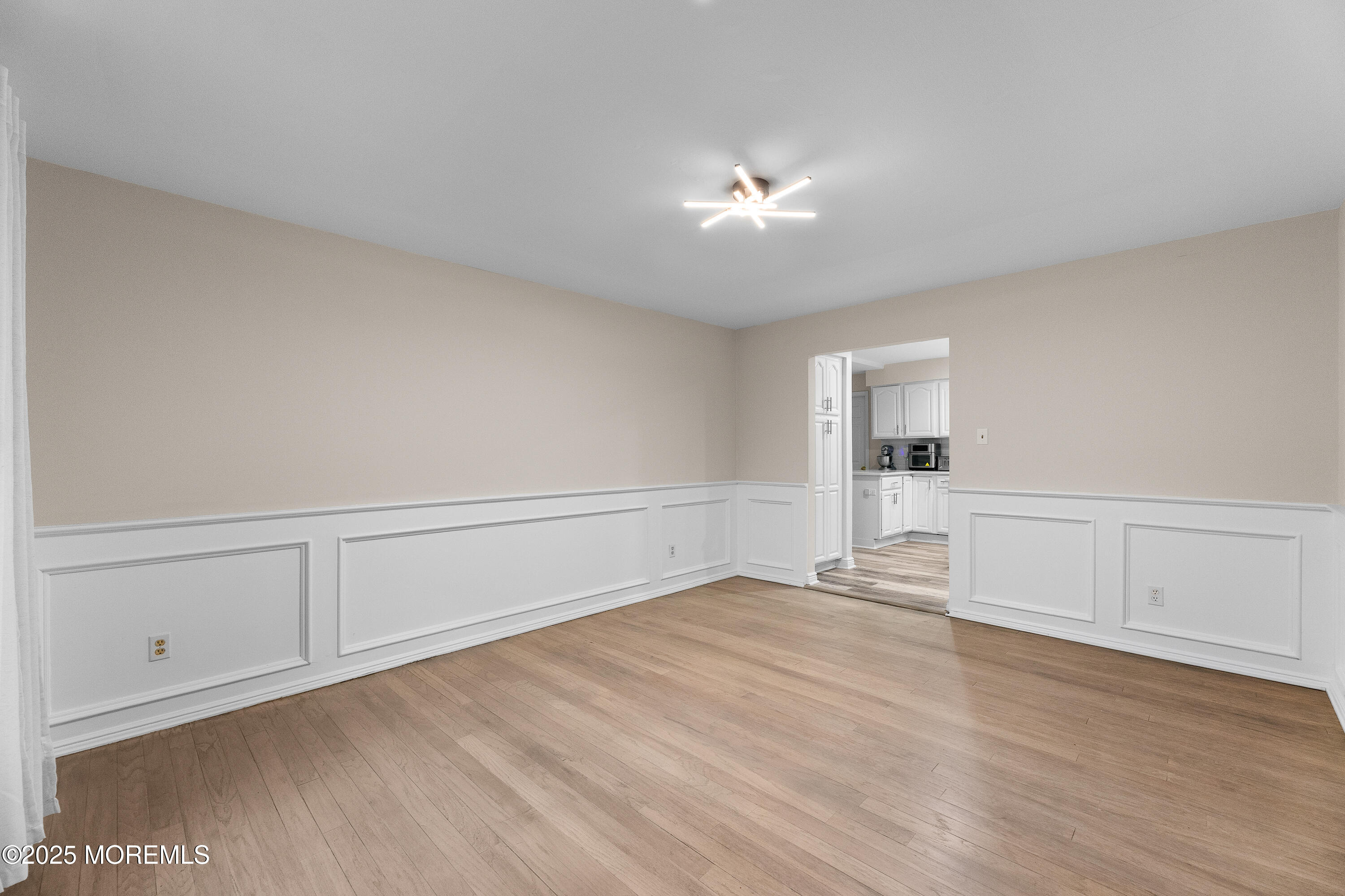 21 Homestead Circle, Marlboro, New Jersey image 16