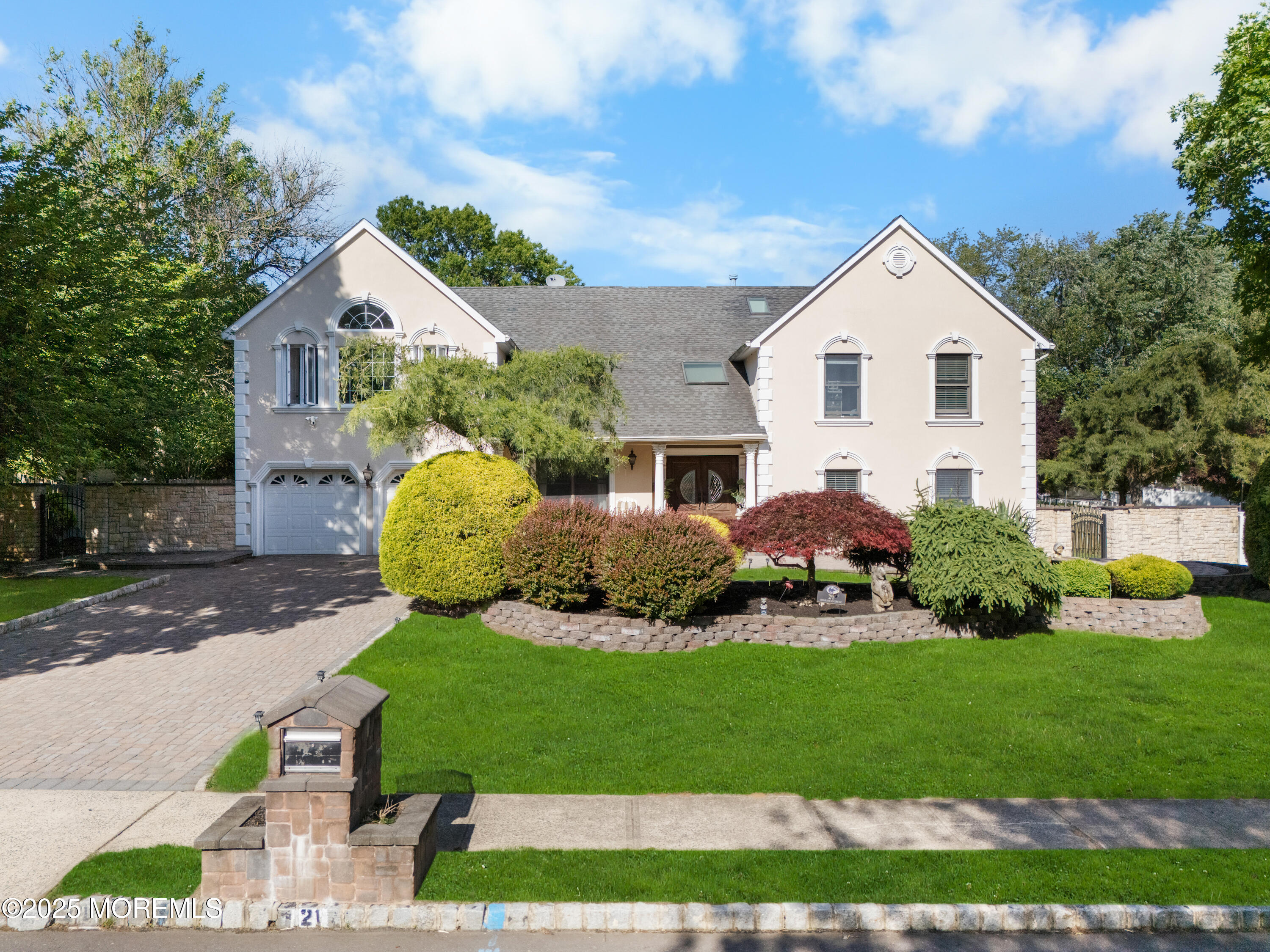 21 Homestead Circle, Marlboro, New Jersey image 2