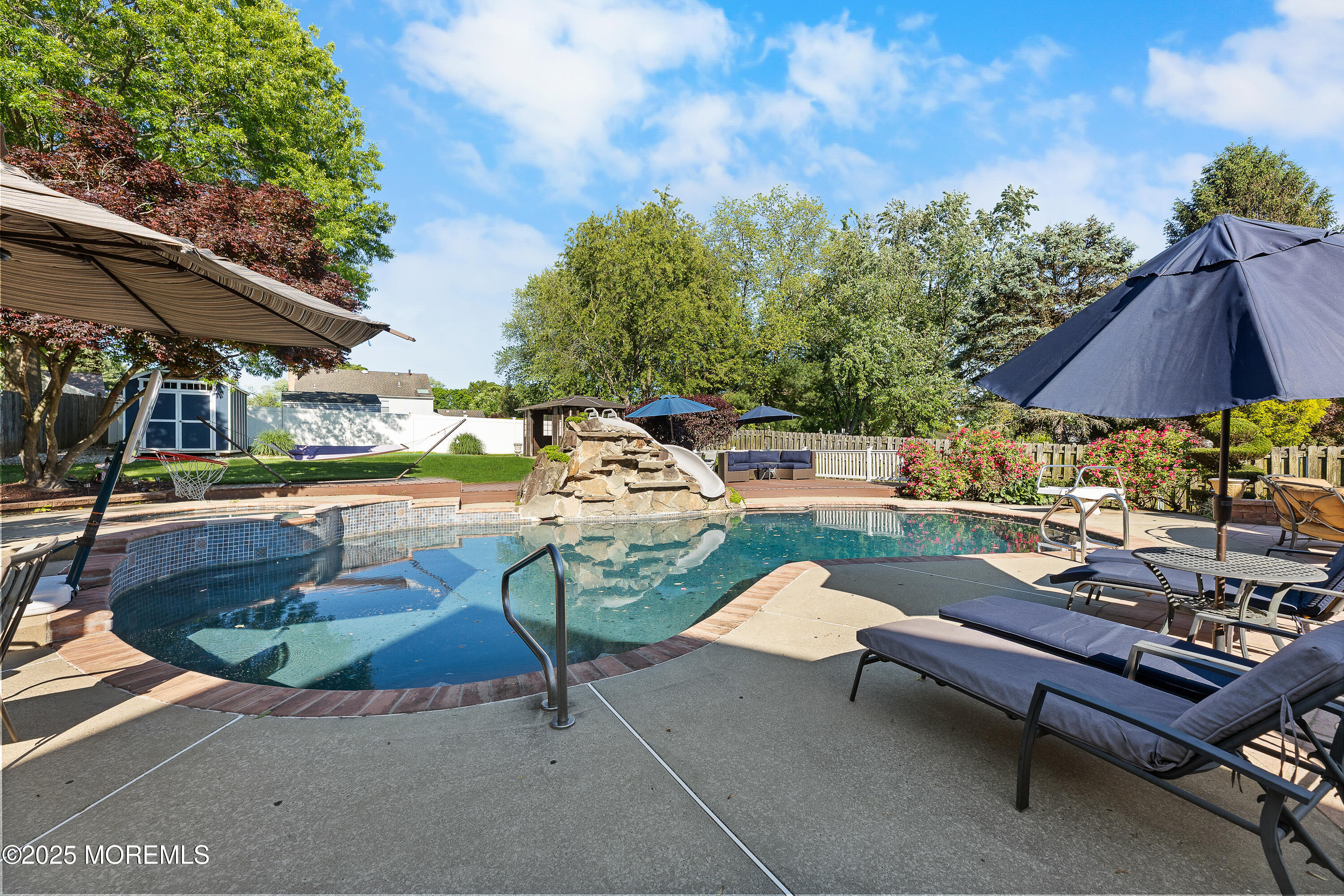 21 Homestead Circle, Marlboro, New Jersey image 4