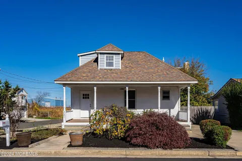 MLS: 22506230
