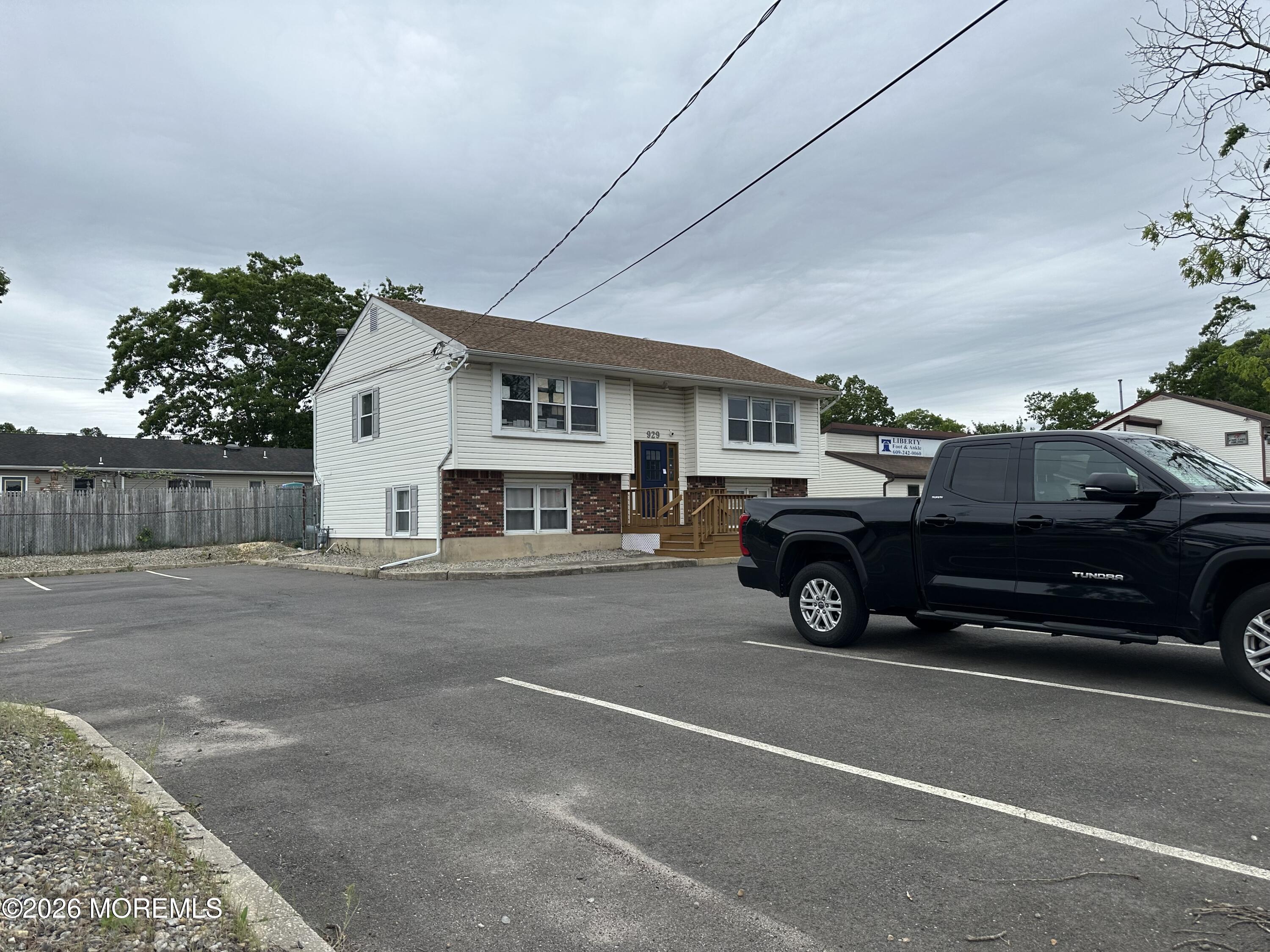 929 Lacey Road