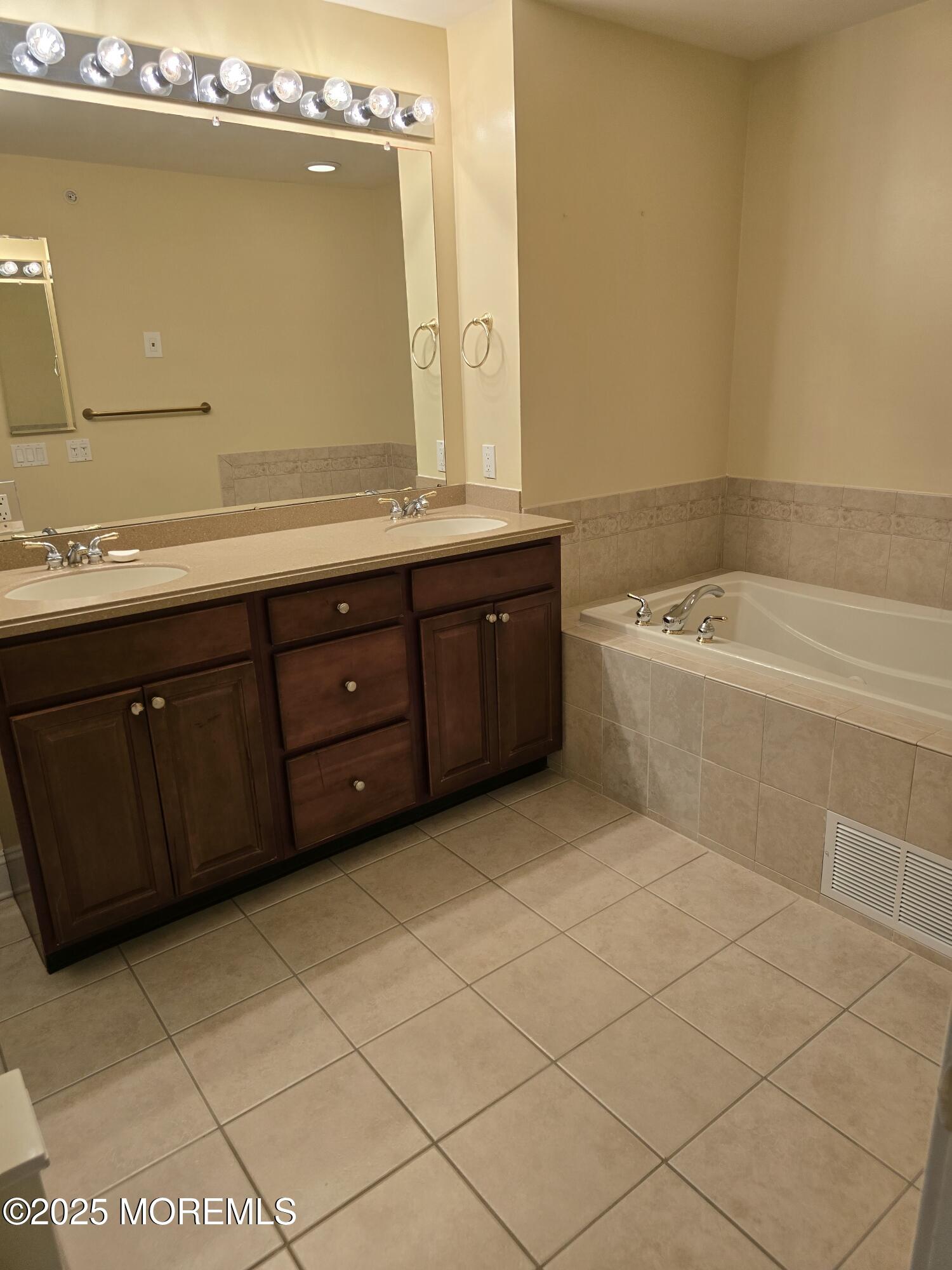 43 Skimmer Lane, Port Monmouth, New Jersey image 30