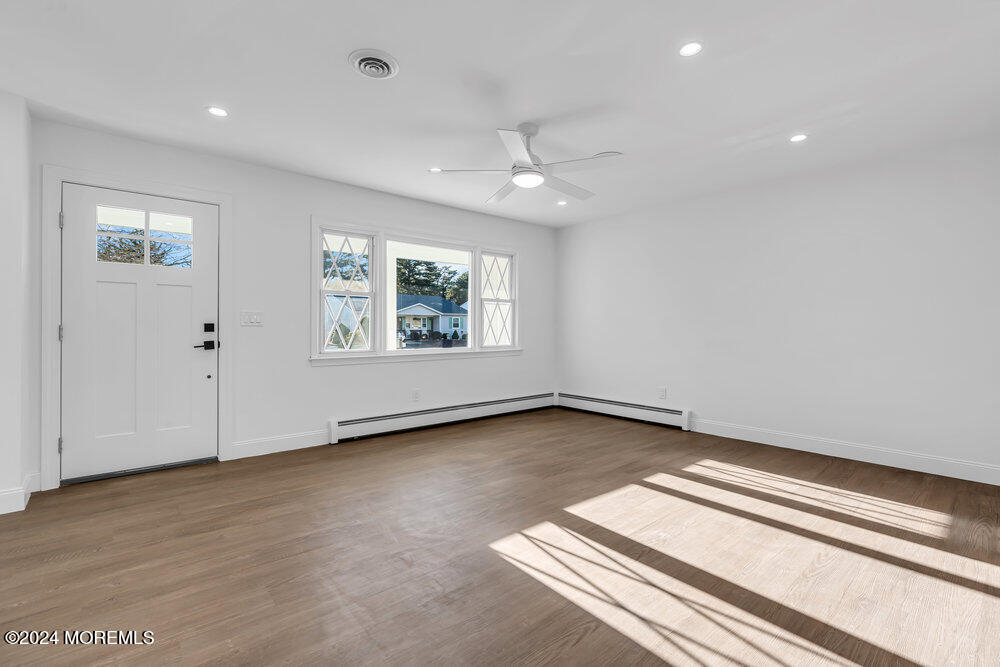 4 Zeeland Drive, Toms River, New Jersey image 3