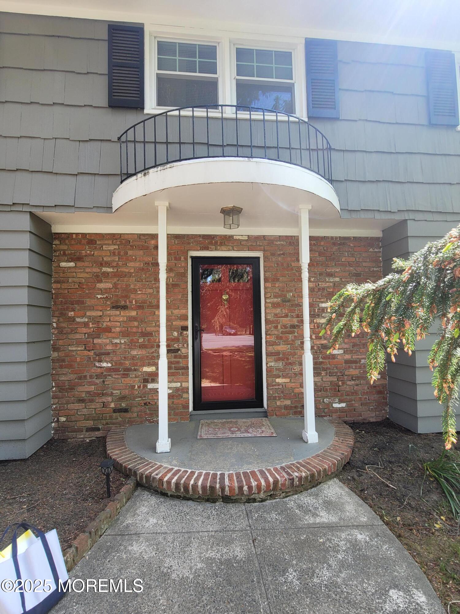 54 E Riverdale Avenue