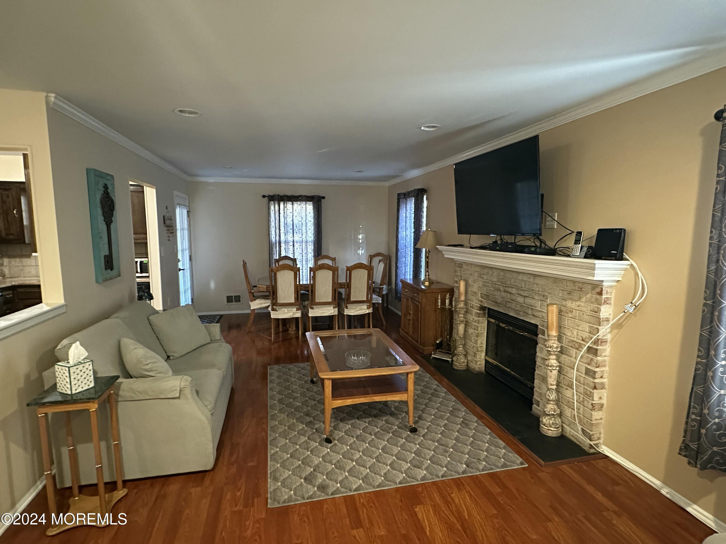 302 Wellington Place #2, Aberdeen, New Jersey image 6