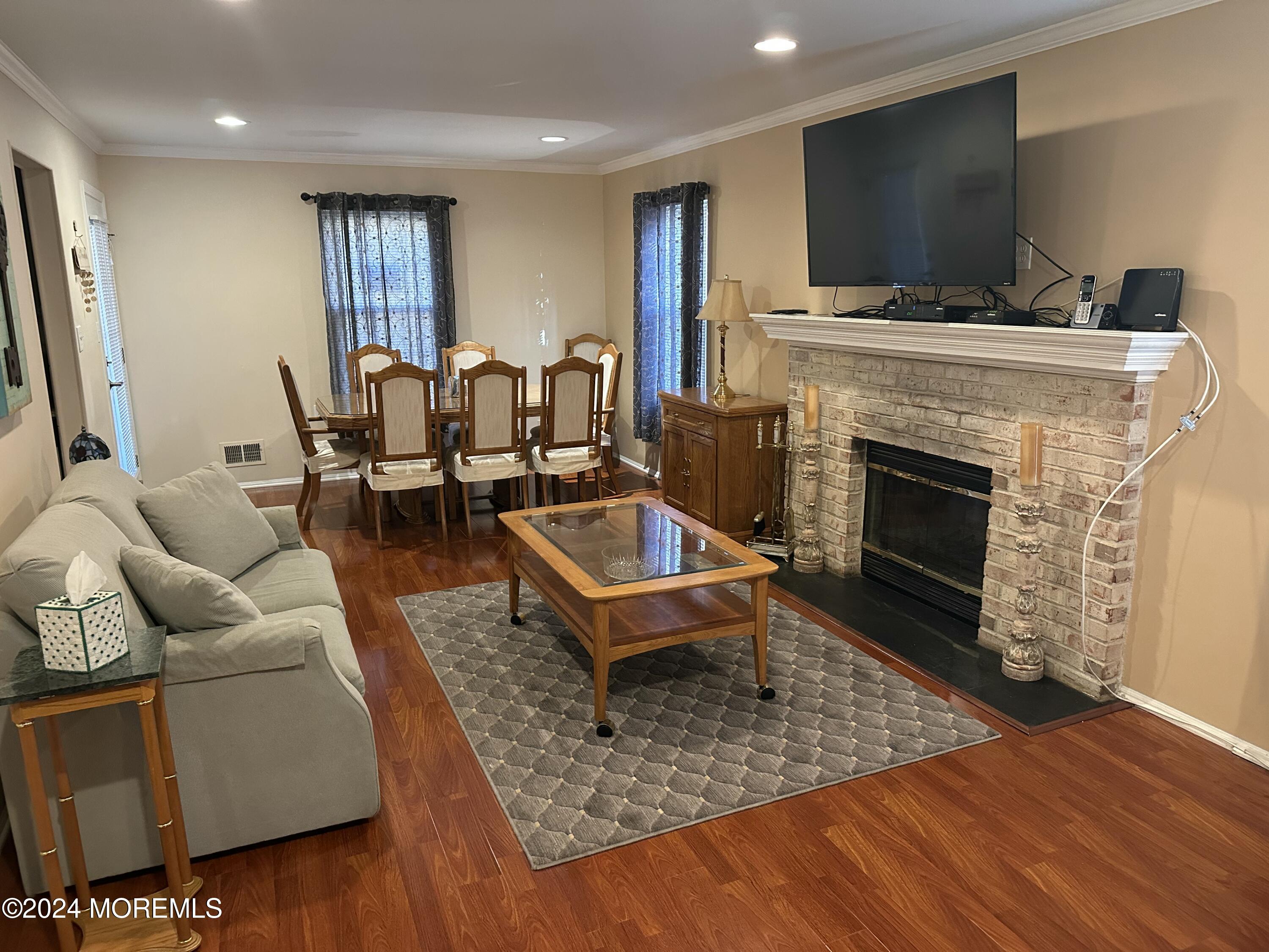 302 Wellington Place #2, Aberdeen, New Jersey image 5