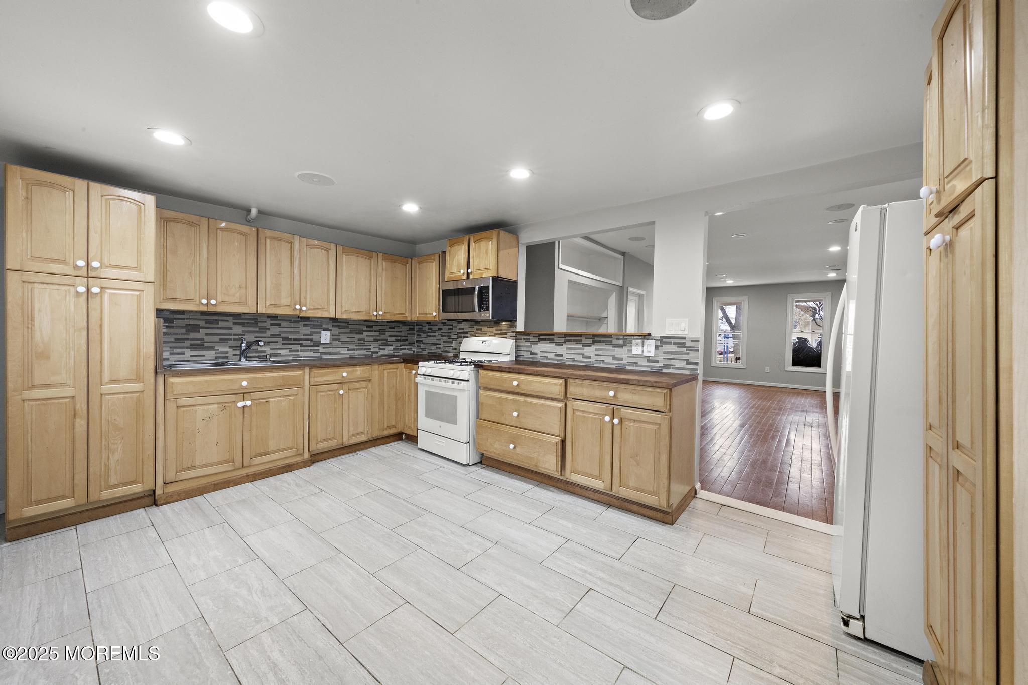 335 Jones Avenue, Burlington, New Jersey image 13