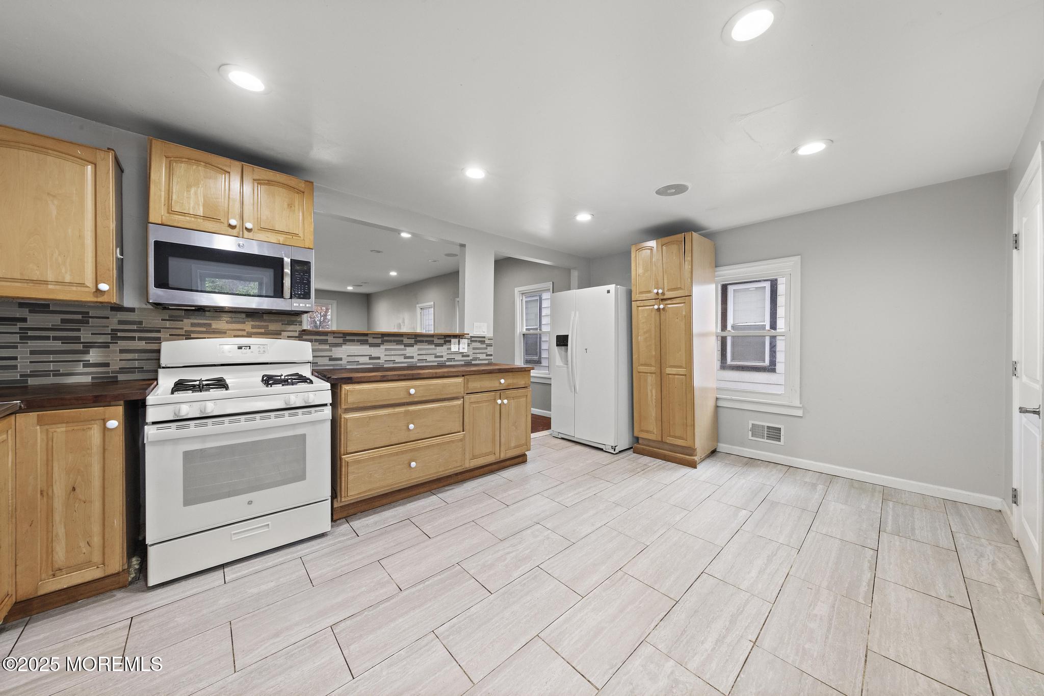335 Jones Avenue, Burlington, New Jersey image 15