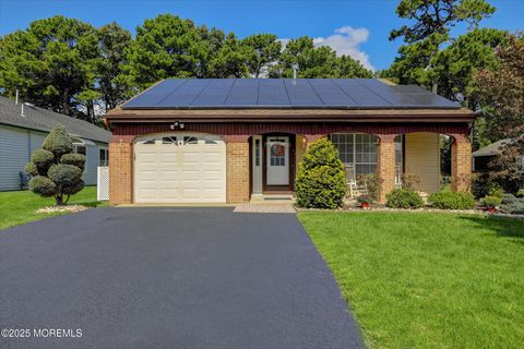 Homes For Sale - 42 Twyford Lane<br/> Manchester, NJ 08759