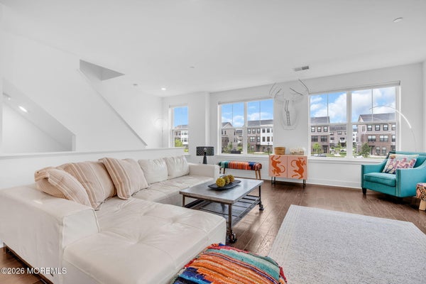 31 MIDWAY RD, EATONTOWN, NJ 07724 - Image cafda1624ef8ec084de62e486b1b932a/3712541653