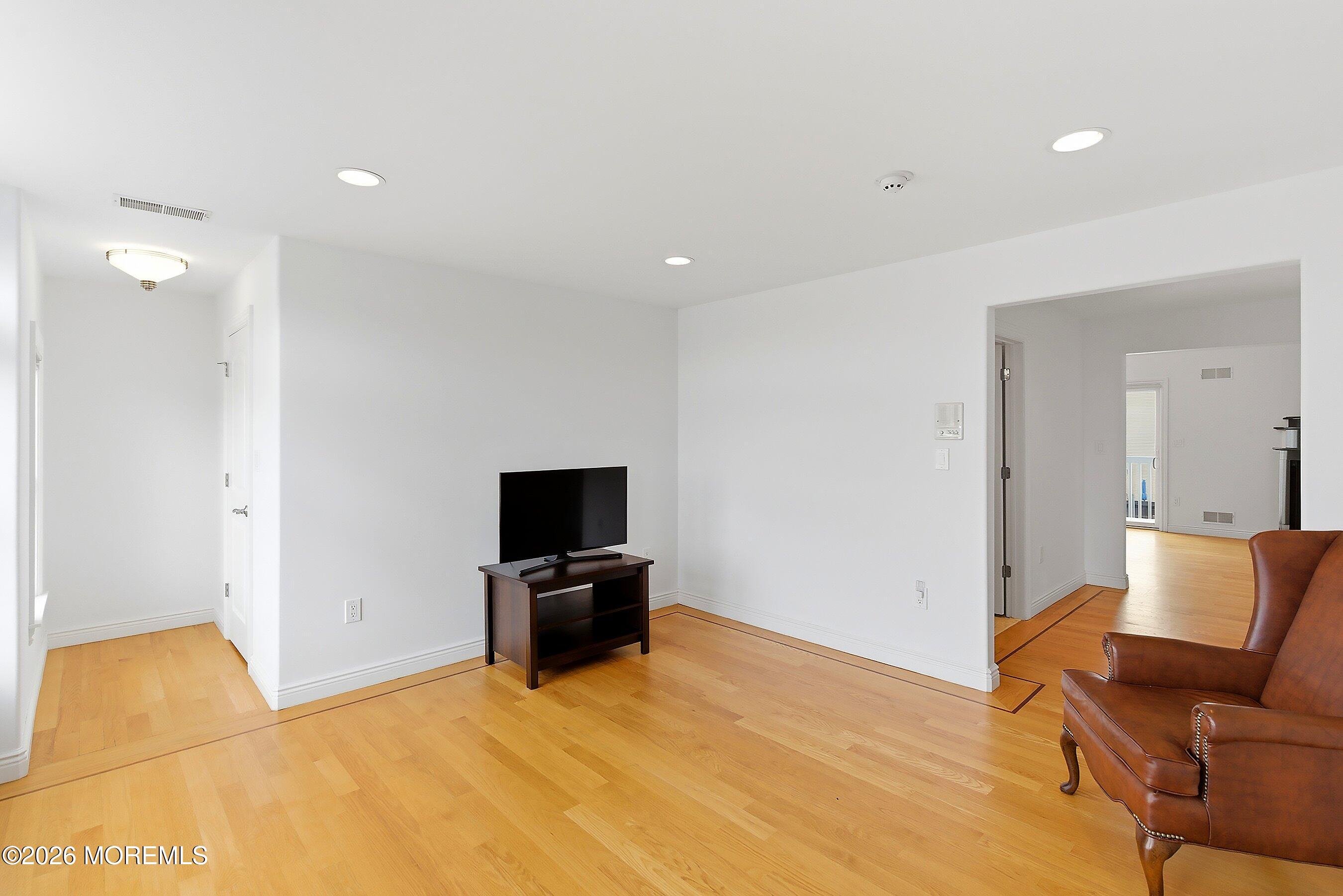 Toms River, New Jersey, 08753, United States, 5 Bedrooms Bedrooms, ,5 BathroomsBathrooms,Residential,Active,2052085