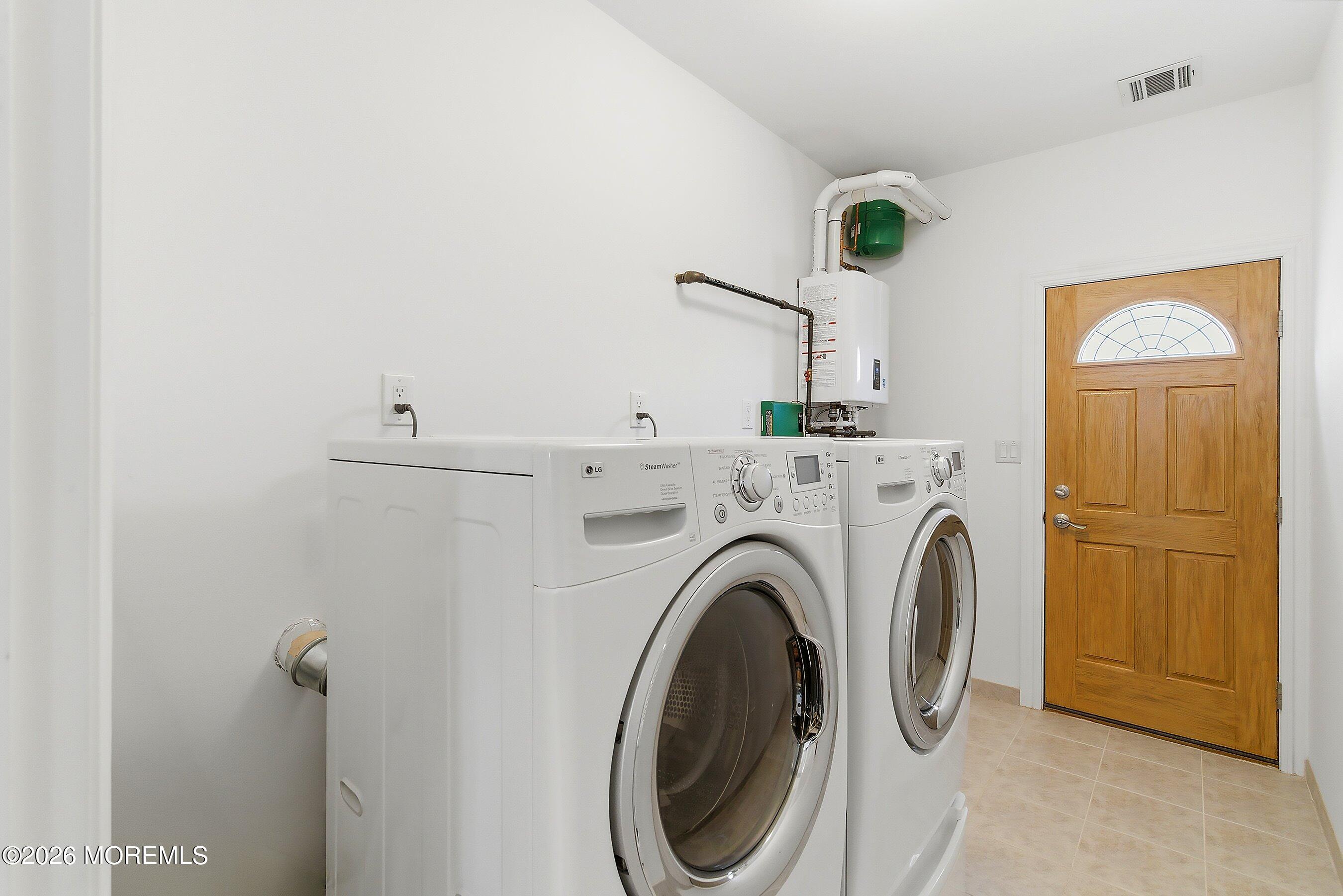 Toms River, New Jersey, 08753, United States, 5 Bedrooms Bedrooms, ,5 BathroomsBathrooms,Residential,Active,2052085