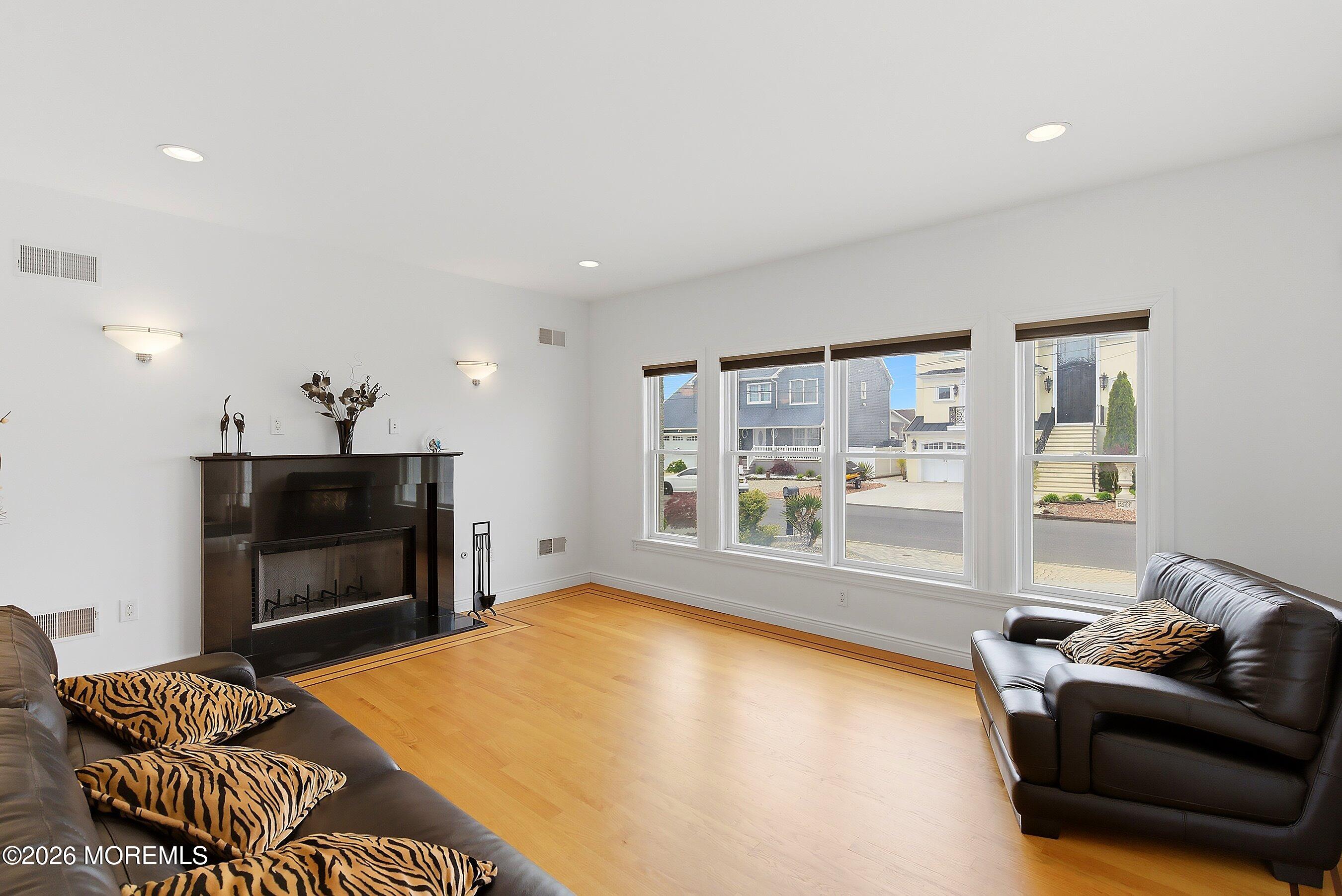 Toms River, New Jersey, 08753, United States, 5 Bedrooms Bedrooms, ,5 BathroomsBathrooms,Residential,Active,2052085