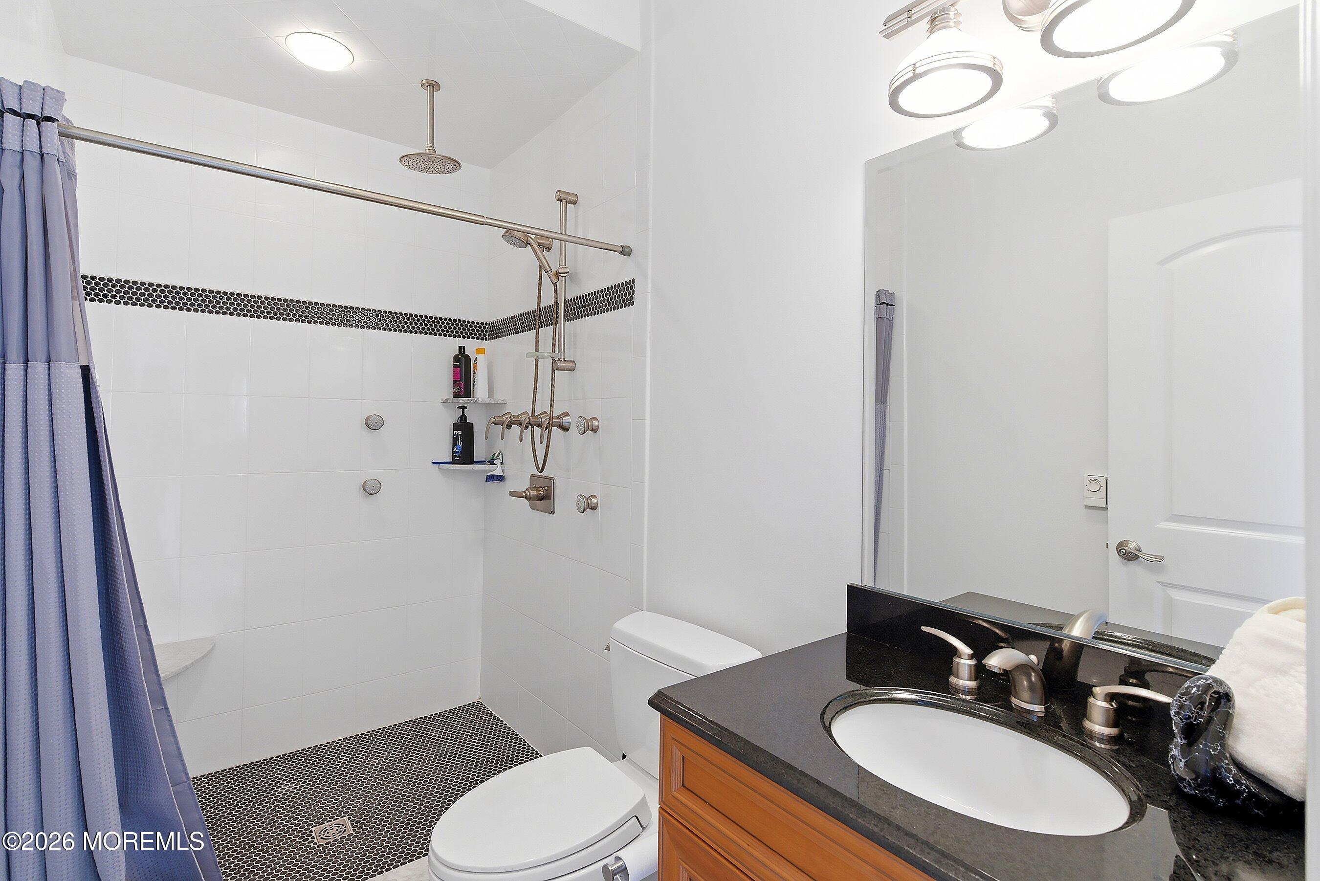 Toms River, New Jersey, 08753, United States, 5 Bedrooms Bedrooms, ,5 BathroomsBathrooms,Residential,Active,2052085