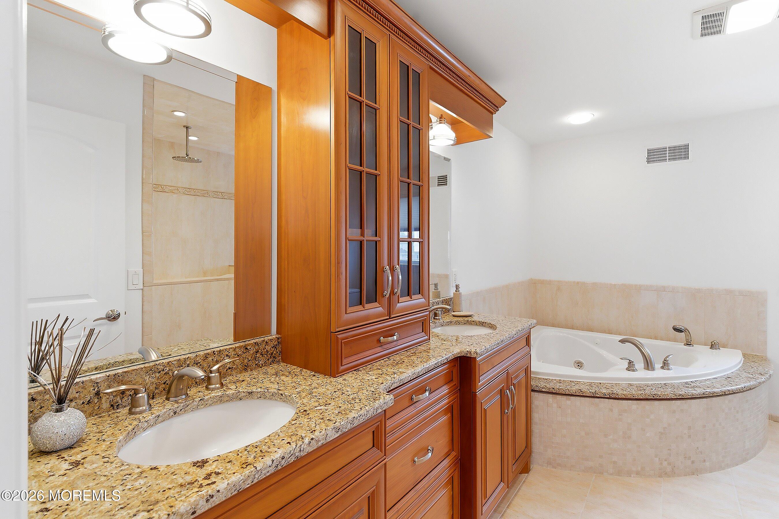 Toms River, New Jersey, 08753, United States, 5 Bedrooms Bedrooms, ,5 BathroomsBathrooms,Residential,Active,2052085