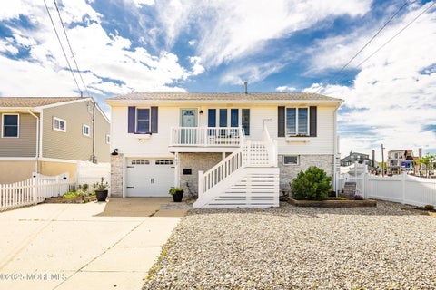 Homes For Rent - 167 4th Avenue<br/> Manasquan, NJ 08736