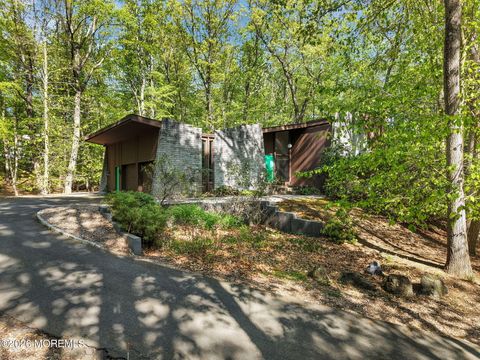 Homes For Sale - 4 Glenwood Road<br/> Colts Neck, NJ 07722