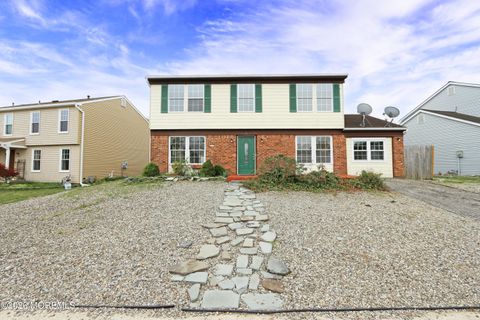 Homes For Sale - 5 Compass Lane<br/> Barnegat, NJ 08005