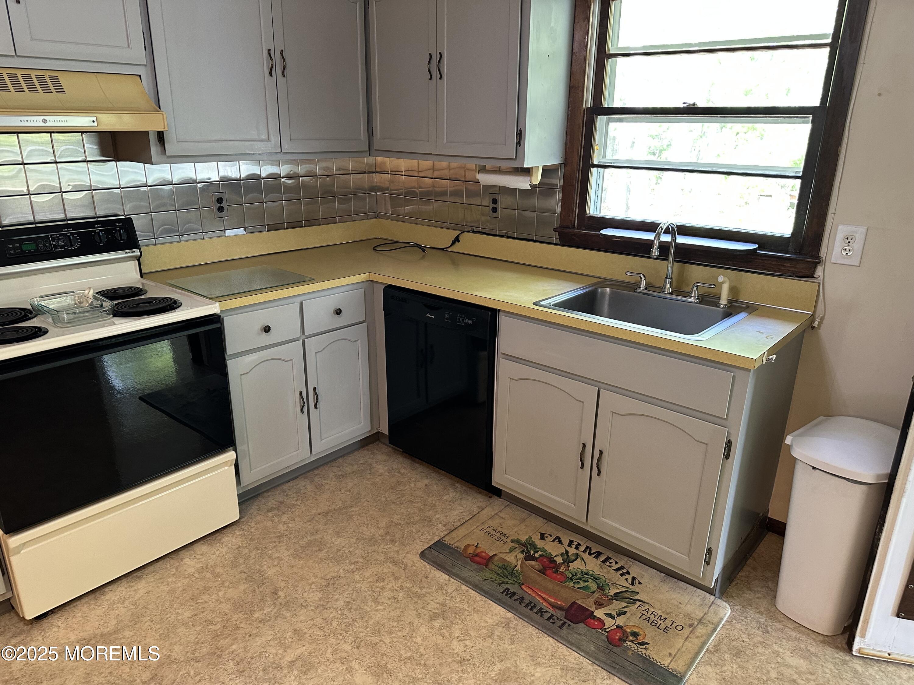 697 Vaughn Avenue, Toms River, New Jersey image 8