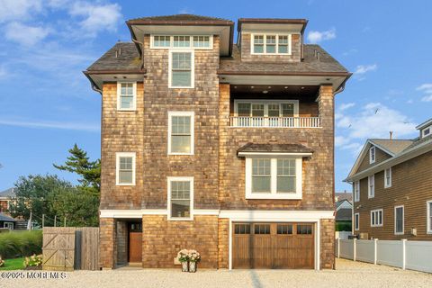 Homes For Rent - 985 Ocean Avenue<br/> Mantoloking, NJ 08738
