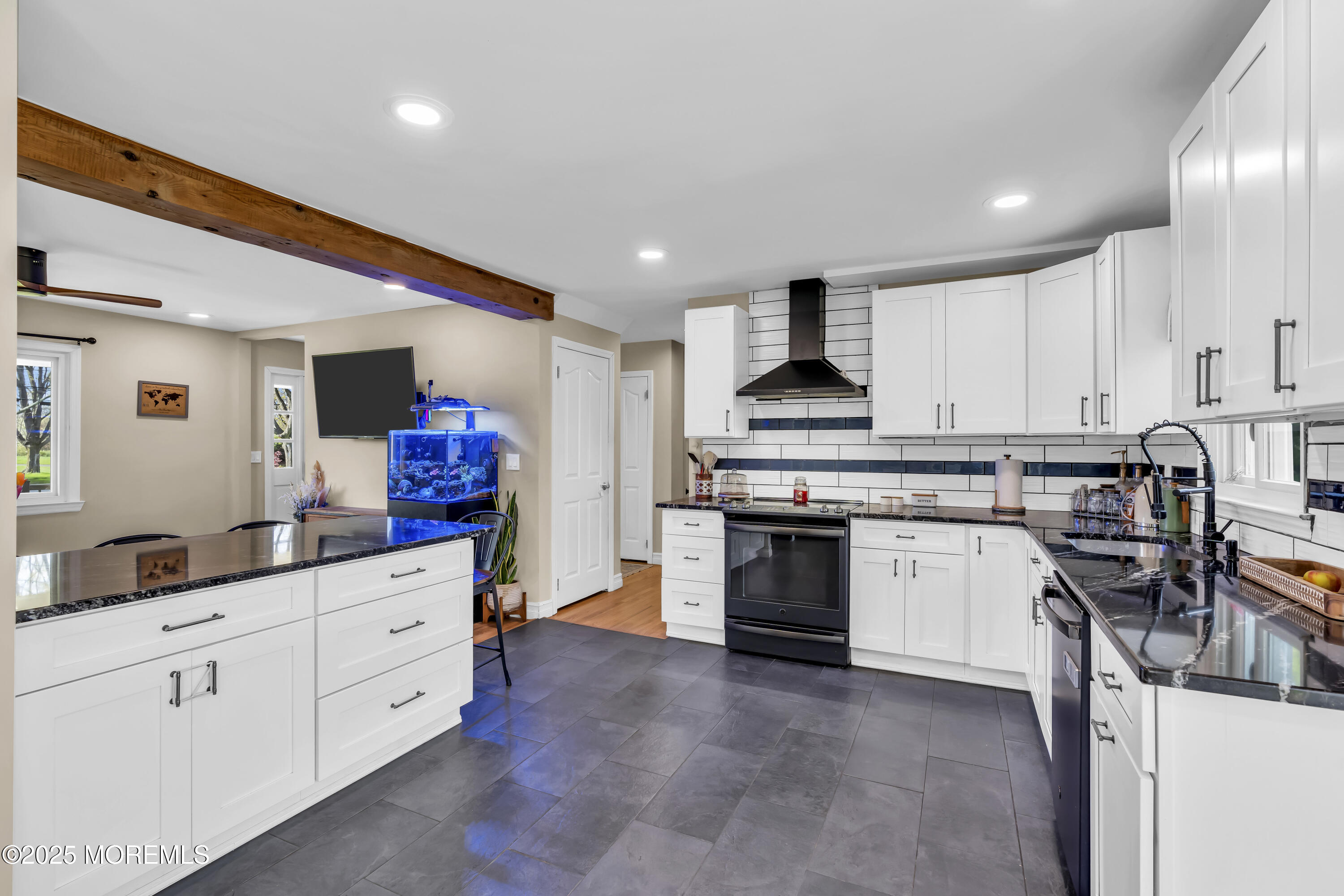 221 Sweetmans Lane, Millstone, New Jersey image 13