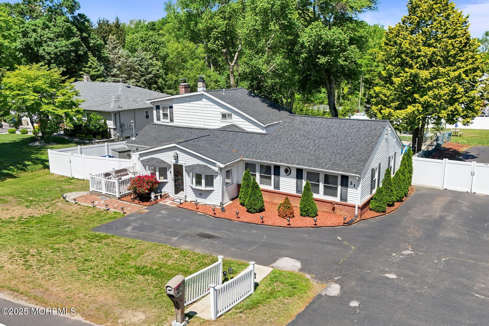 21 Wickatunk Road, Manalapan, New Jersey image 2