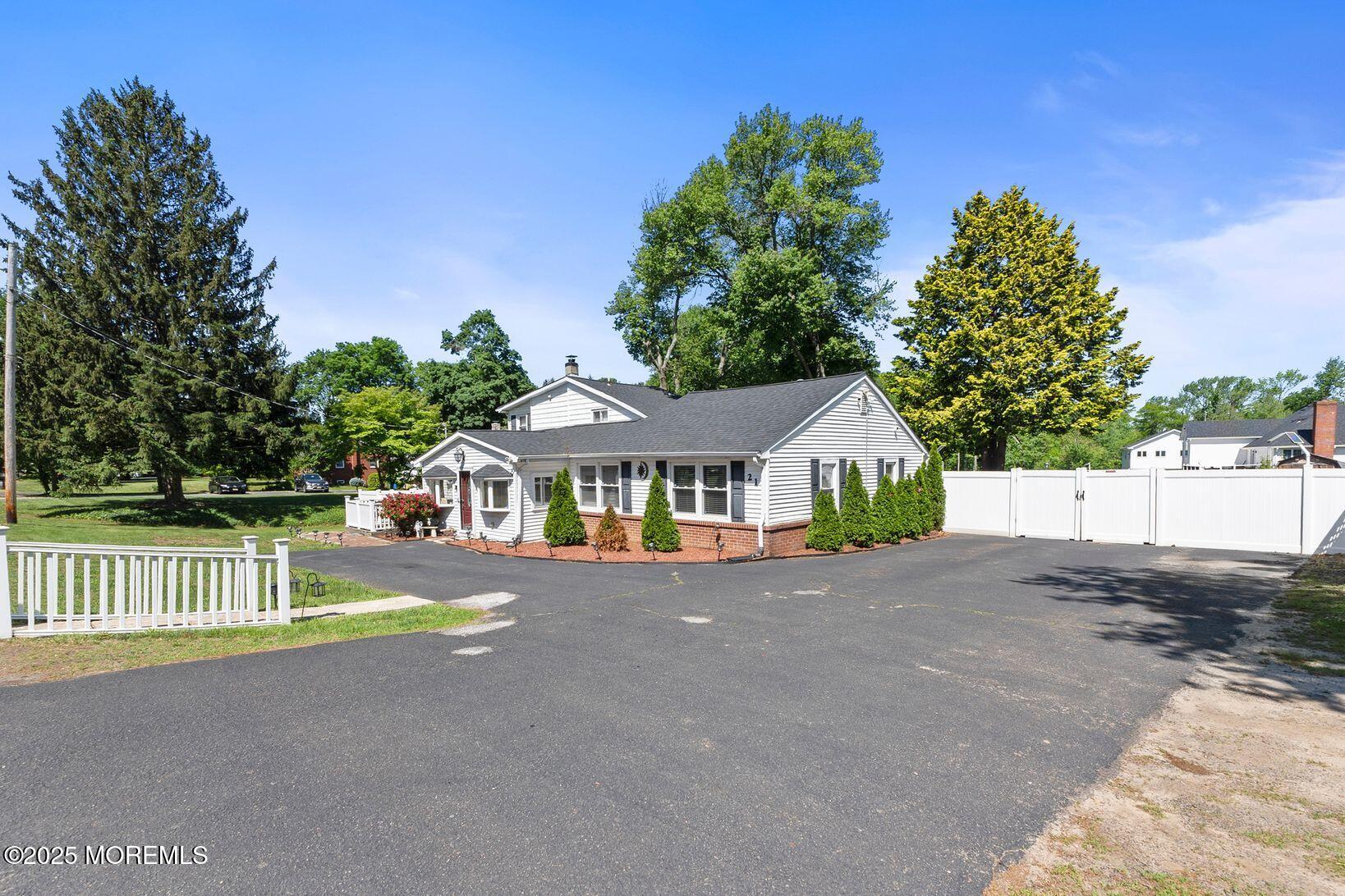 21 Wickatunk Road, Manalapan, New Jersey image 42