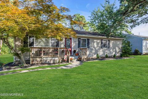 Photo of 312 Beechmont Street, Toms River, NJ 08757 (MLS # 22530954)