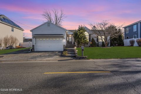 Photo of 745 Surf Avenue, Beachwood, NJ 08722 (MLS # 22601304)