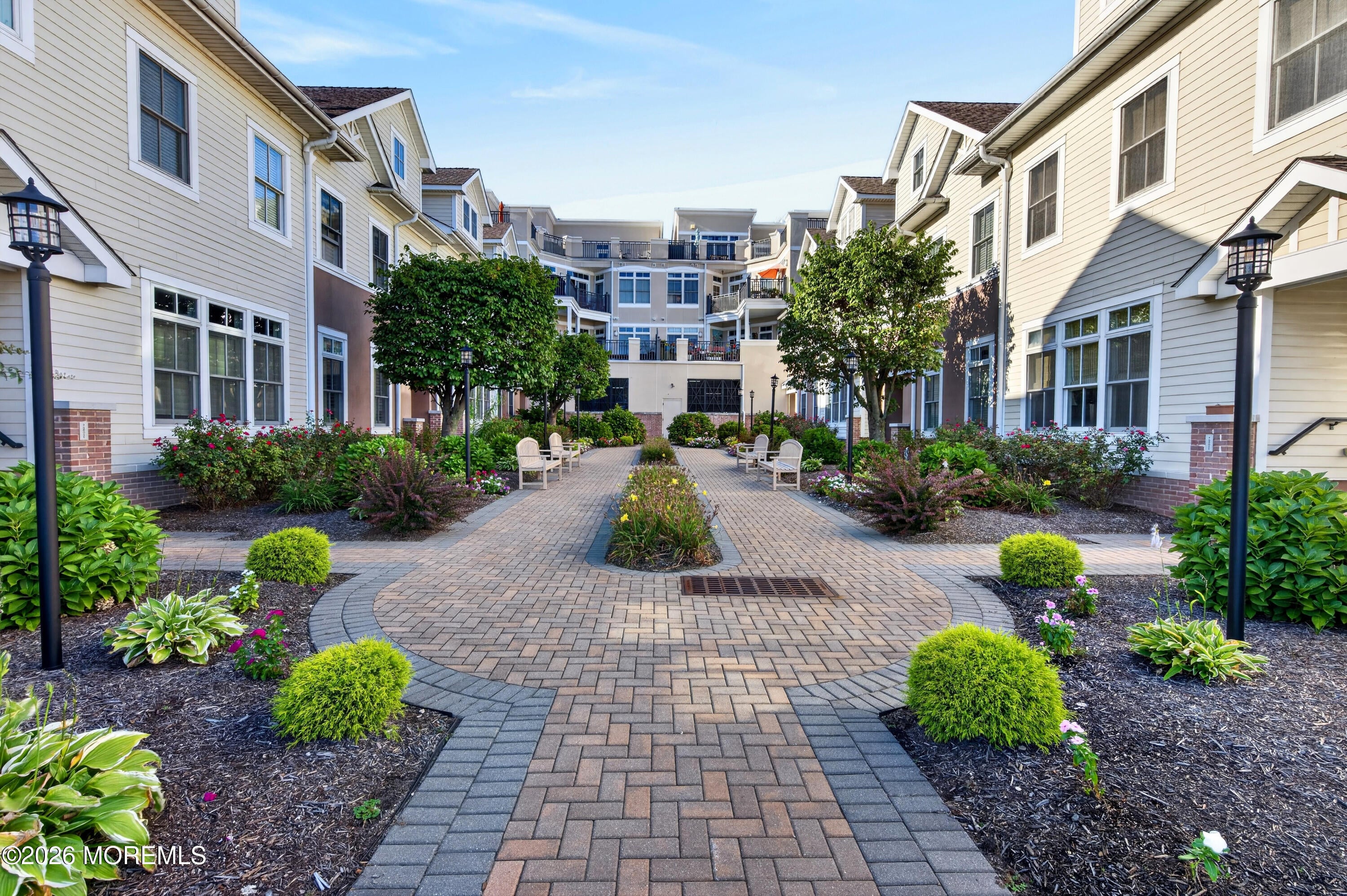 7 Grove Court 24