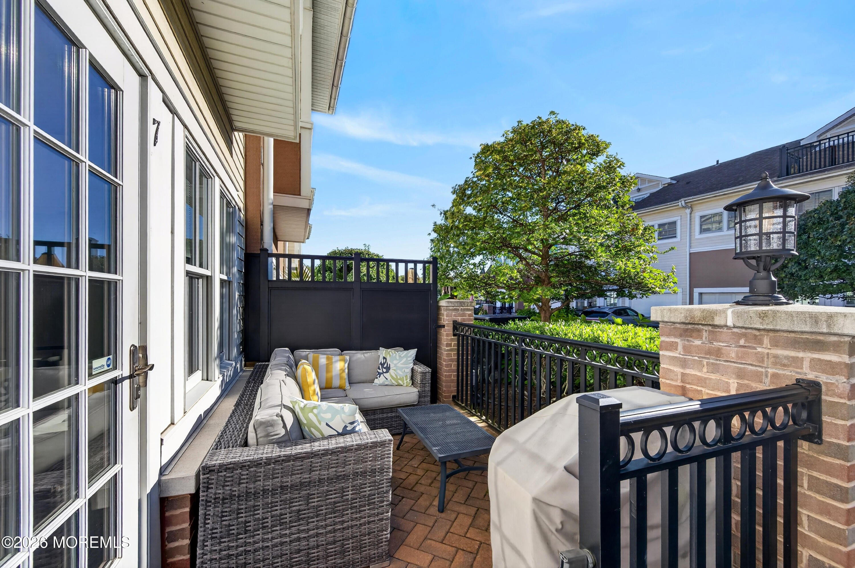 7 Grove Court 24