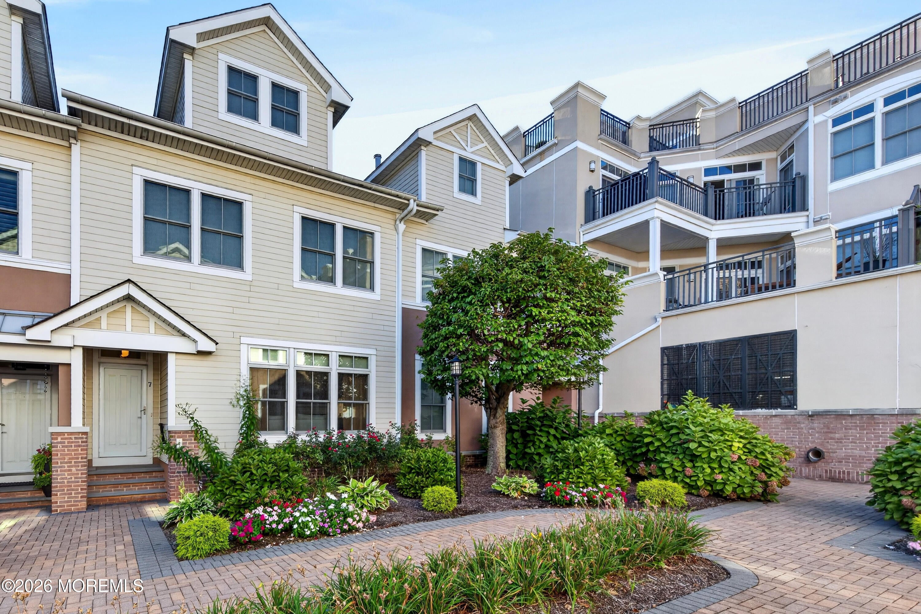 7 Grove Court 24