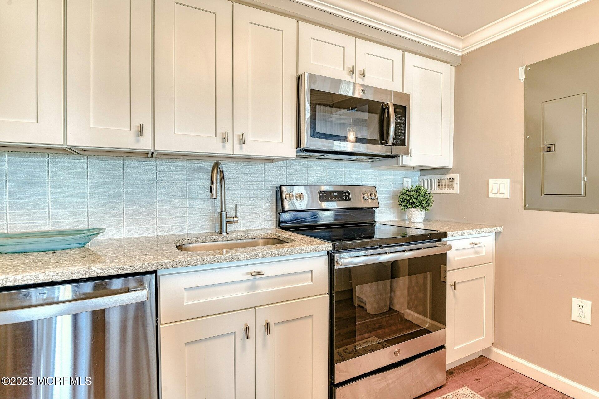 45 Ocean Avenue #2E, Monmouth Beach, New Jersey image 13