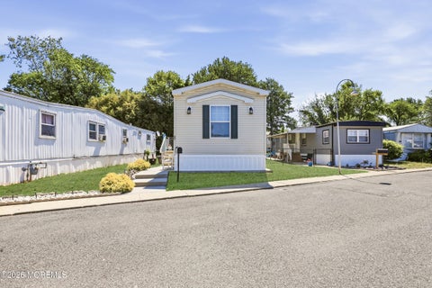 Mobile Home For Sale - 40 Locust Grove<br/> Hazlet, NJ 07730