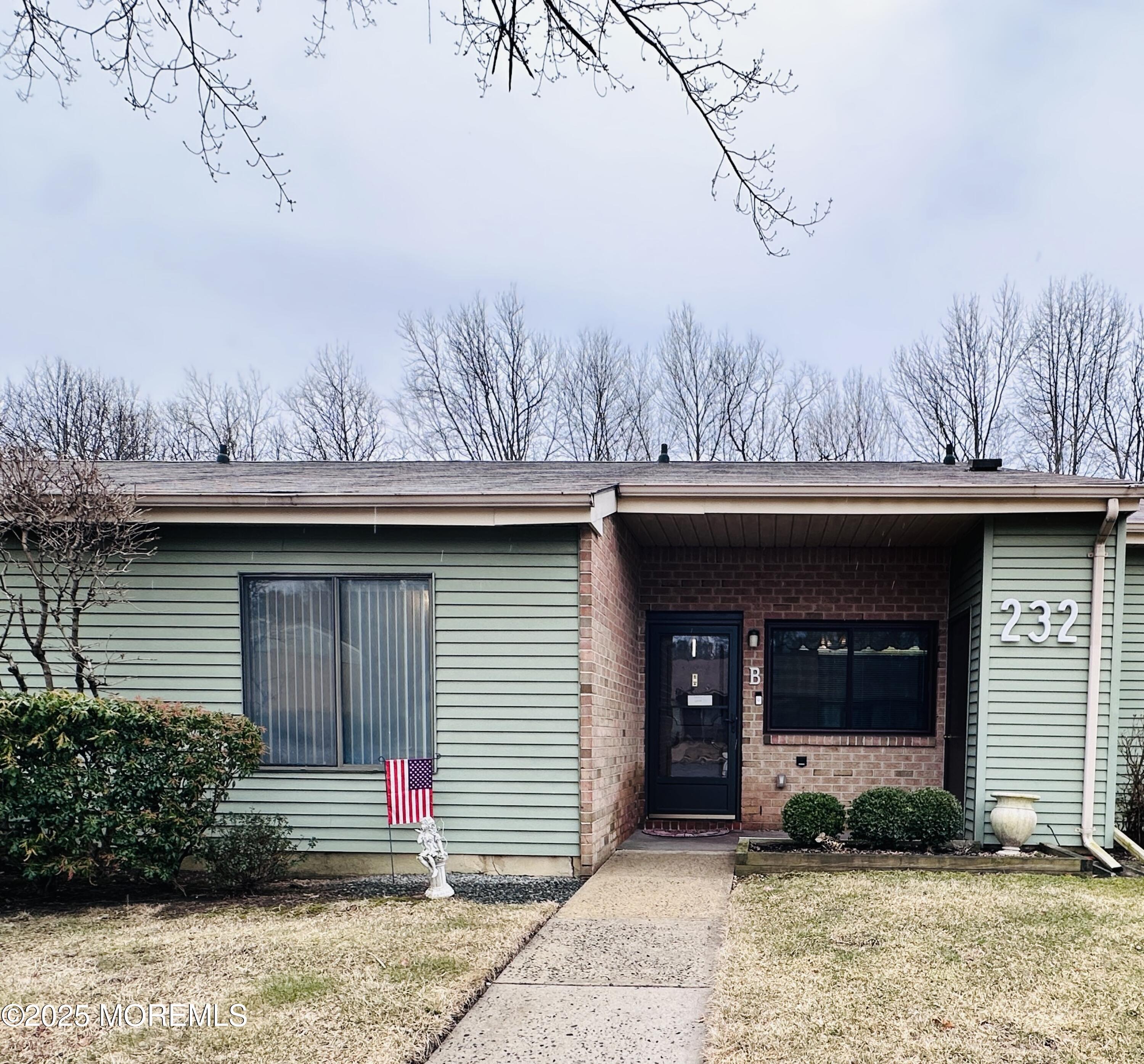 232 Medford Court #B, Manalapan, New Jersey image 1