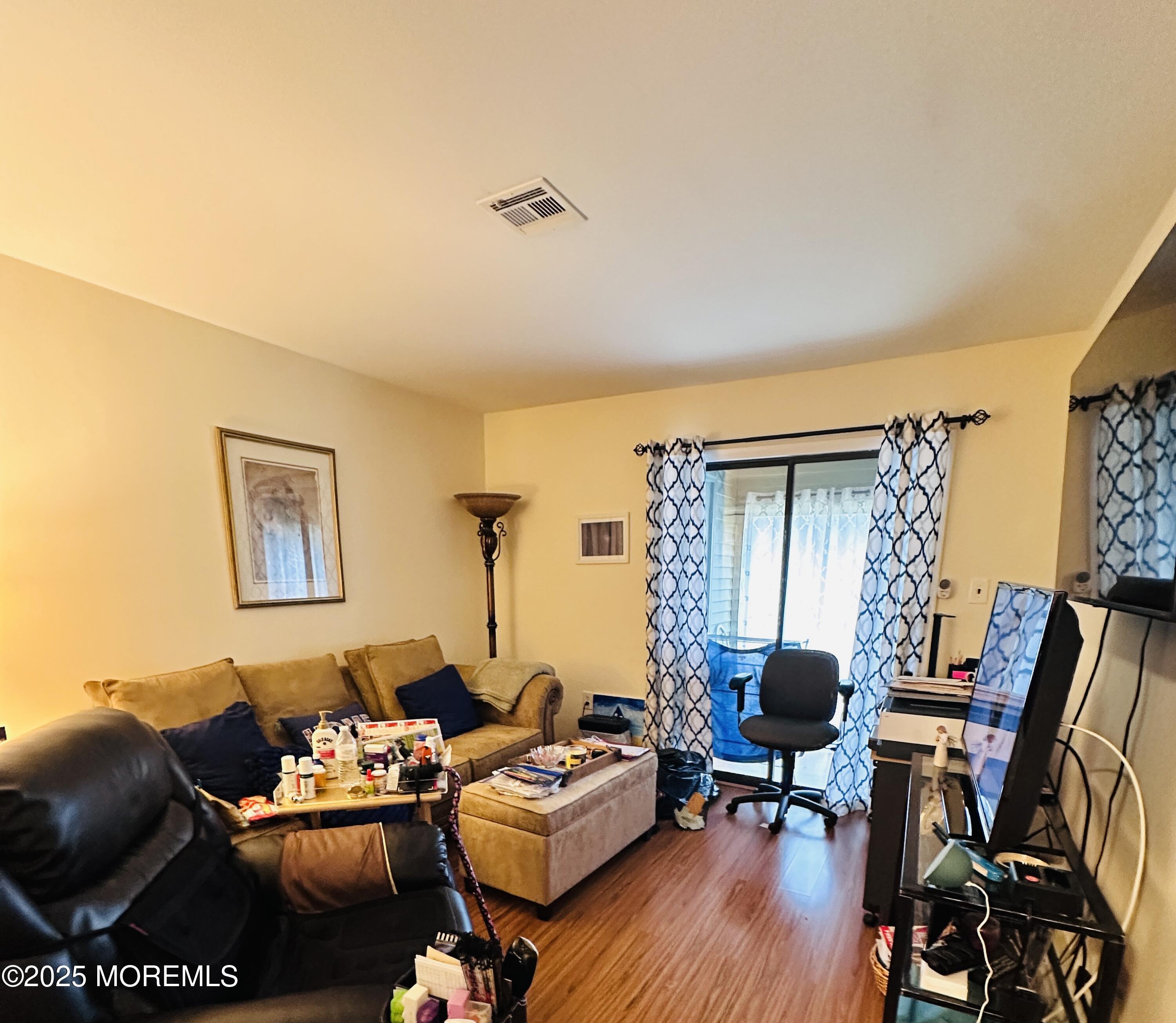 232 Medford Court #B, Manalapan, New Jersey image 6