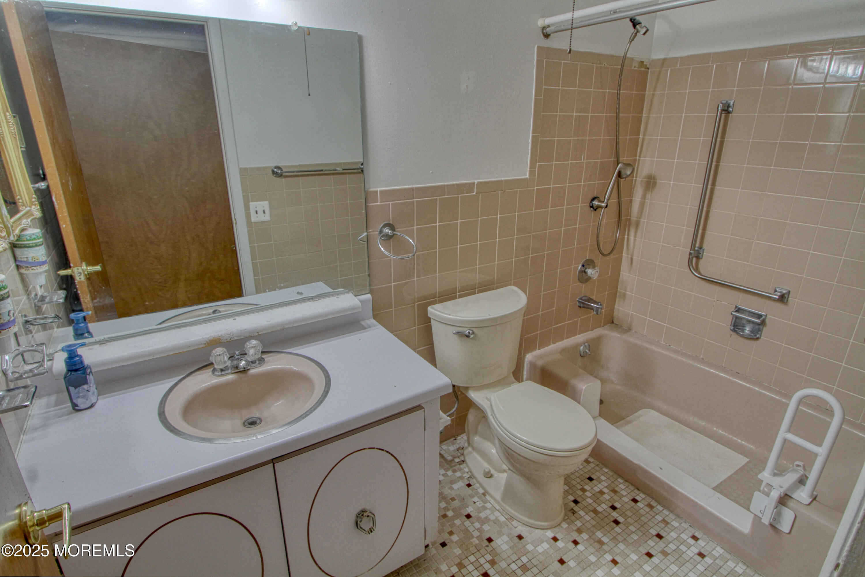 18 Moccasin Drive #D, Whiting, New Jersey image 6