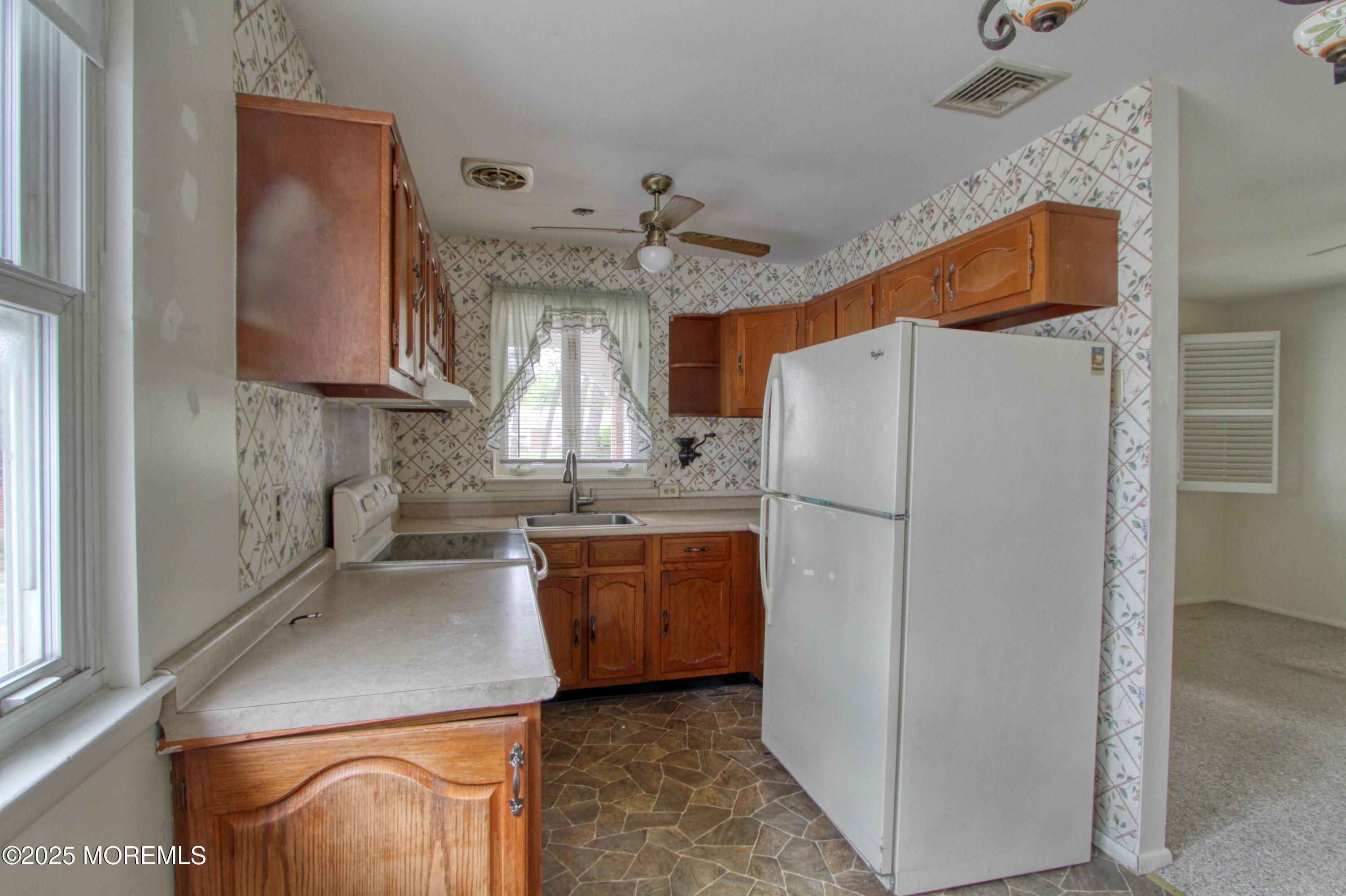 18 Moccasin Drive #D, Whiting, New Jersey image 2