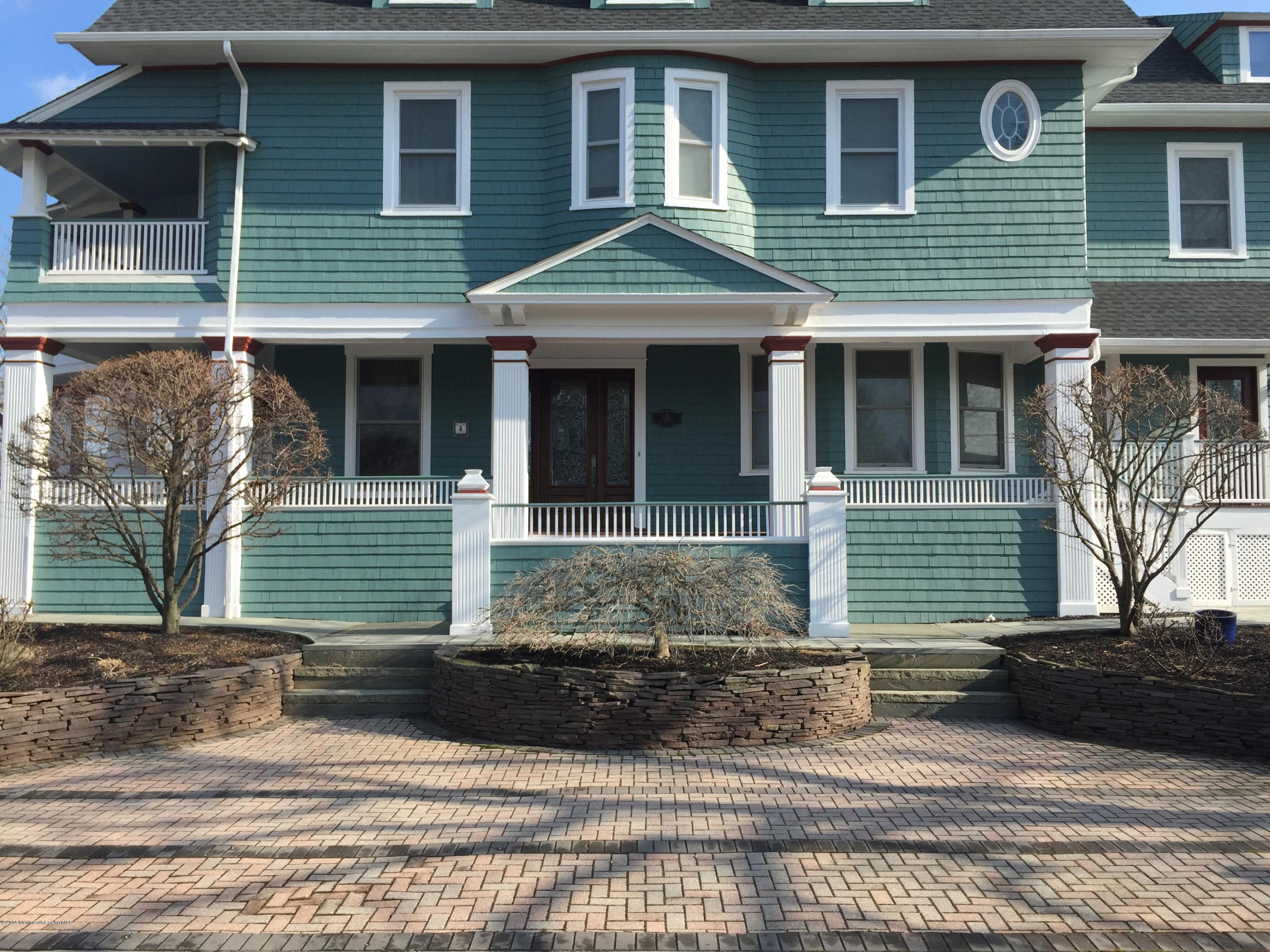135 Lincoln Avenue