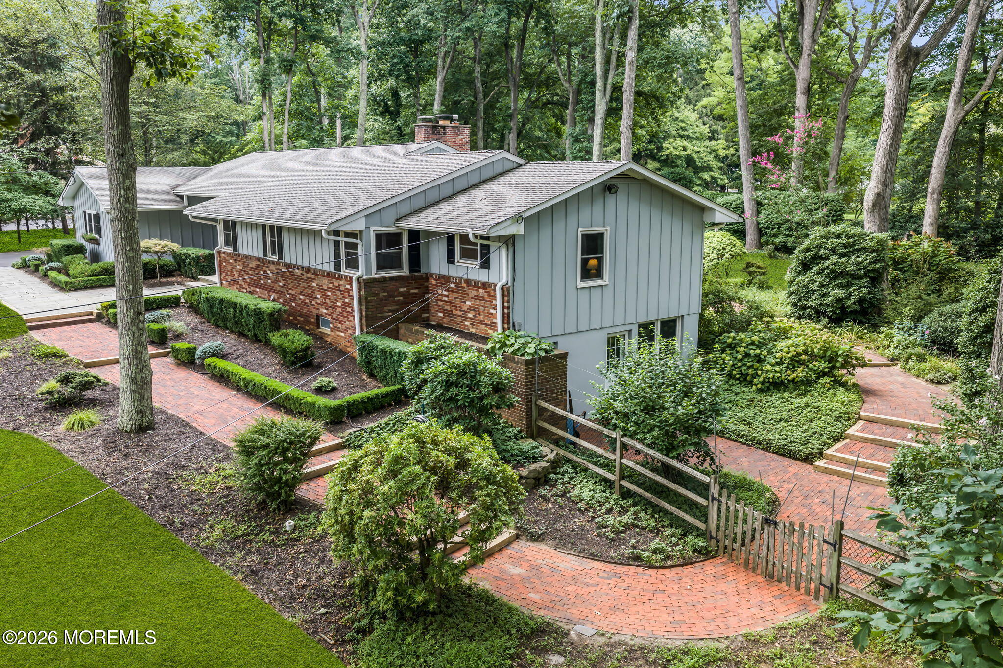 10 Woodland Drive