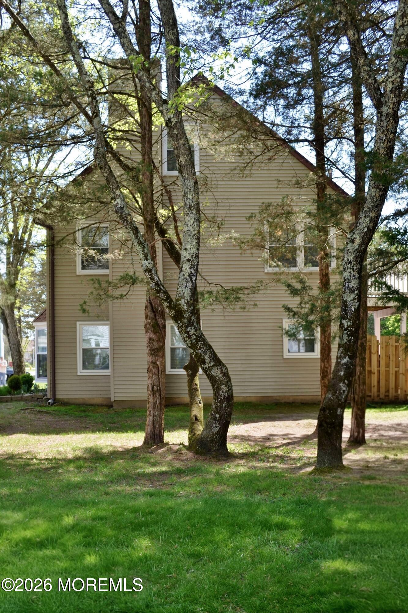 8 Colonial Court
