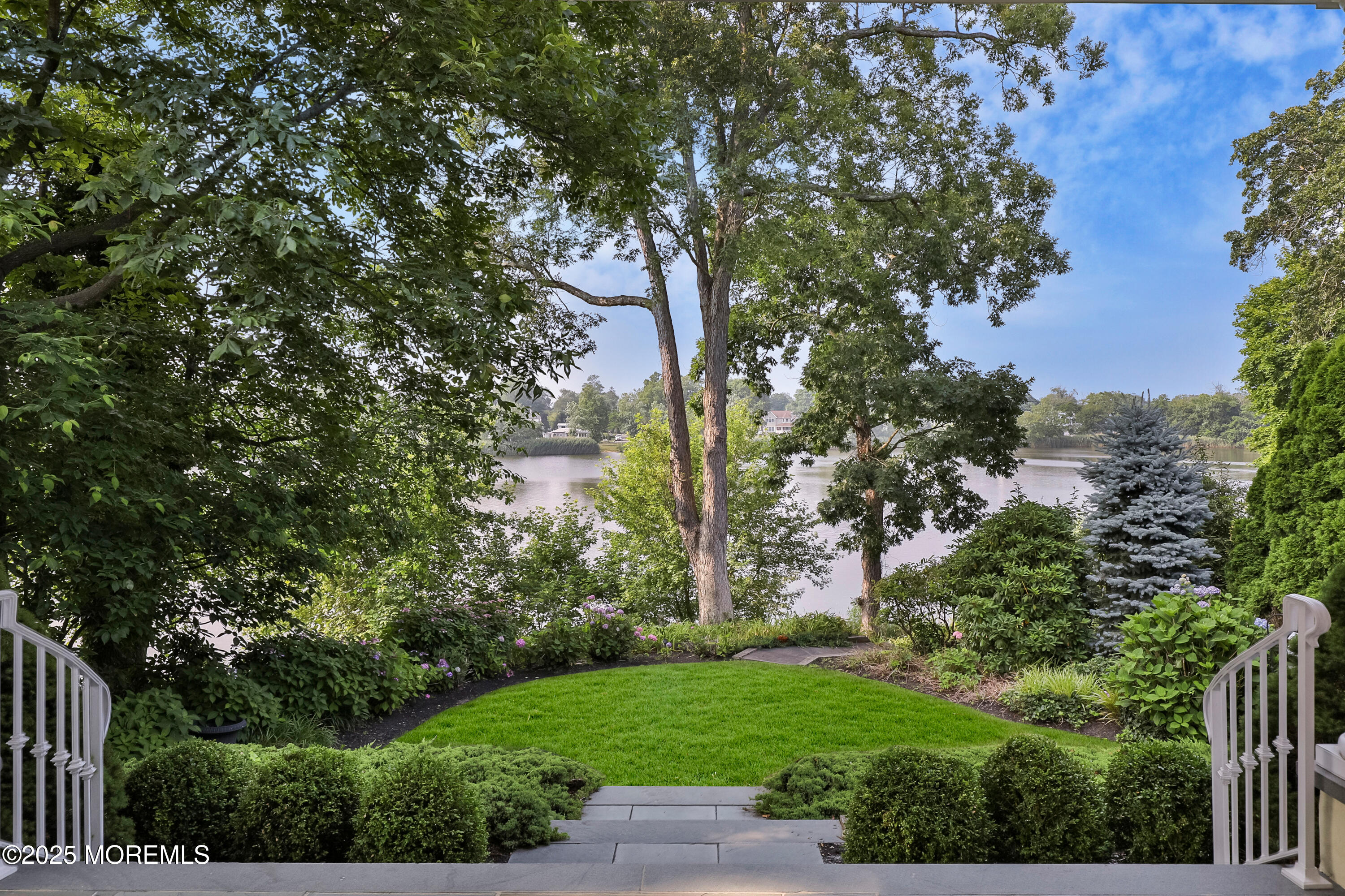 619 Beacon Boulevard