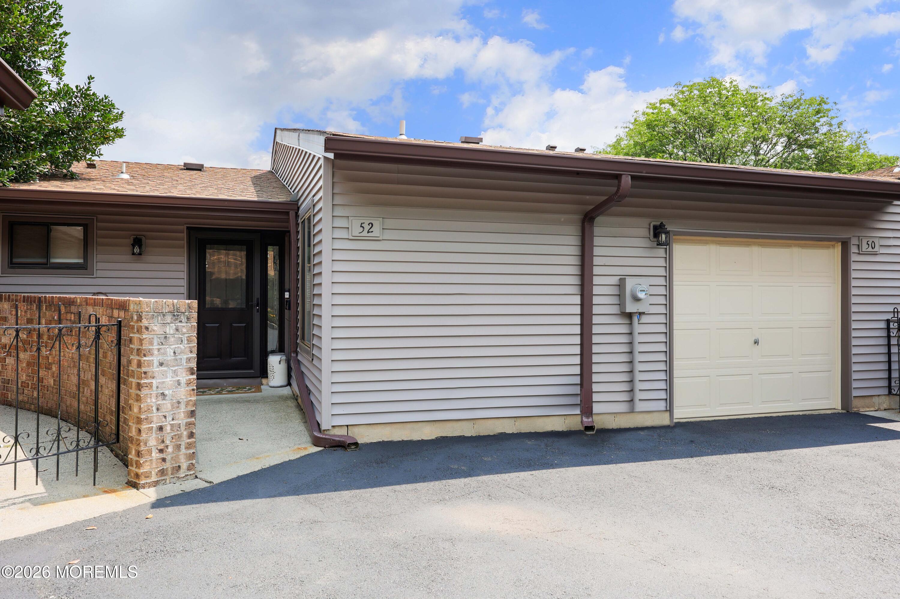 52 Eastport Court
