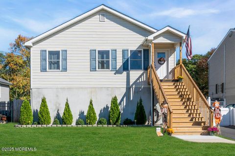 Photo of 35 Willow Street, Port Monmouth, NJ 07758 (MLS # 22531679)