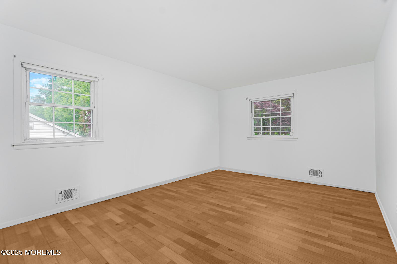 8 Emerson Drive, Morganville, New Jersey image 28