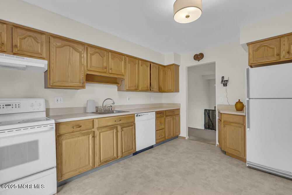 44 Hoover Street, Freehold, New Jersey image 16