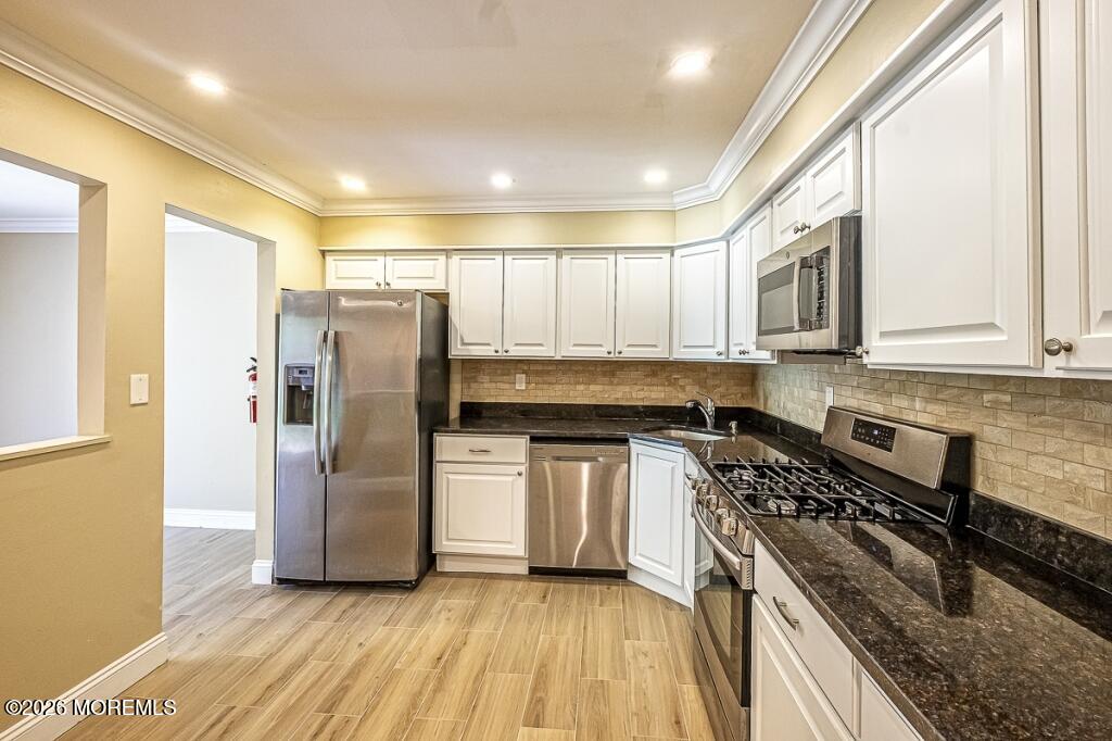 34 Harbor Circle