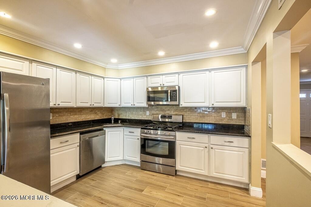34 Harbor Circle